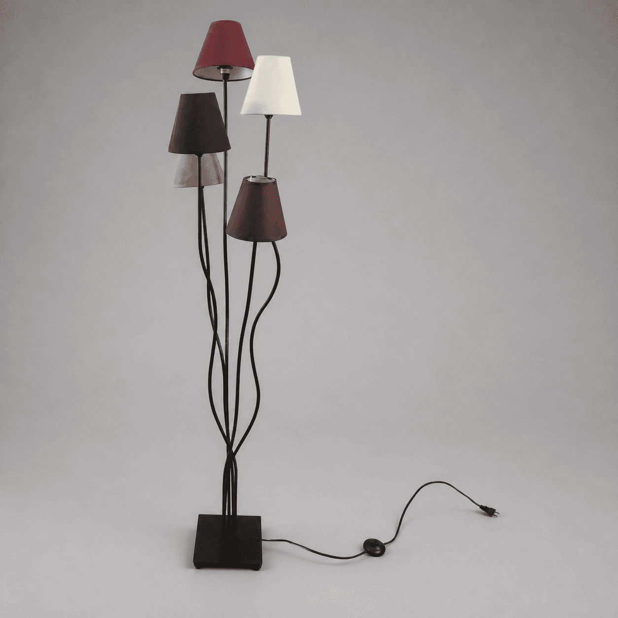 Stehlampe mit fünf Schirmen — Foto 1
