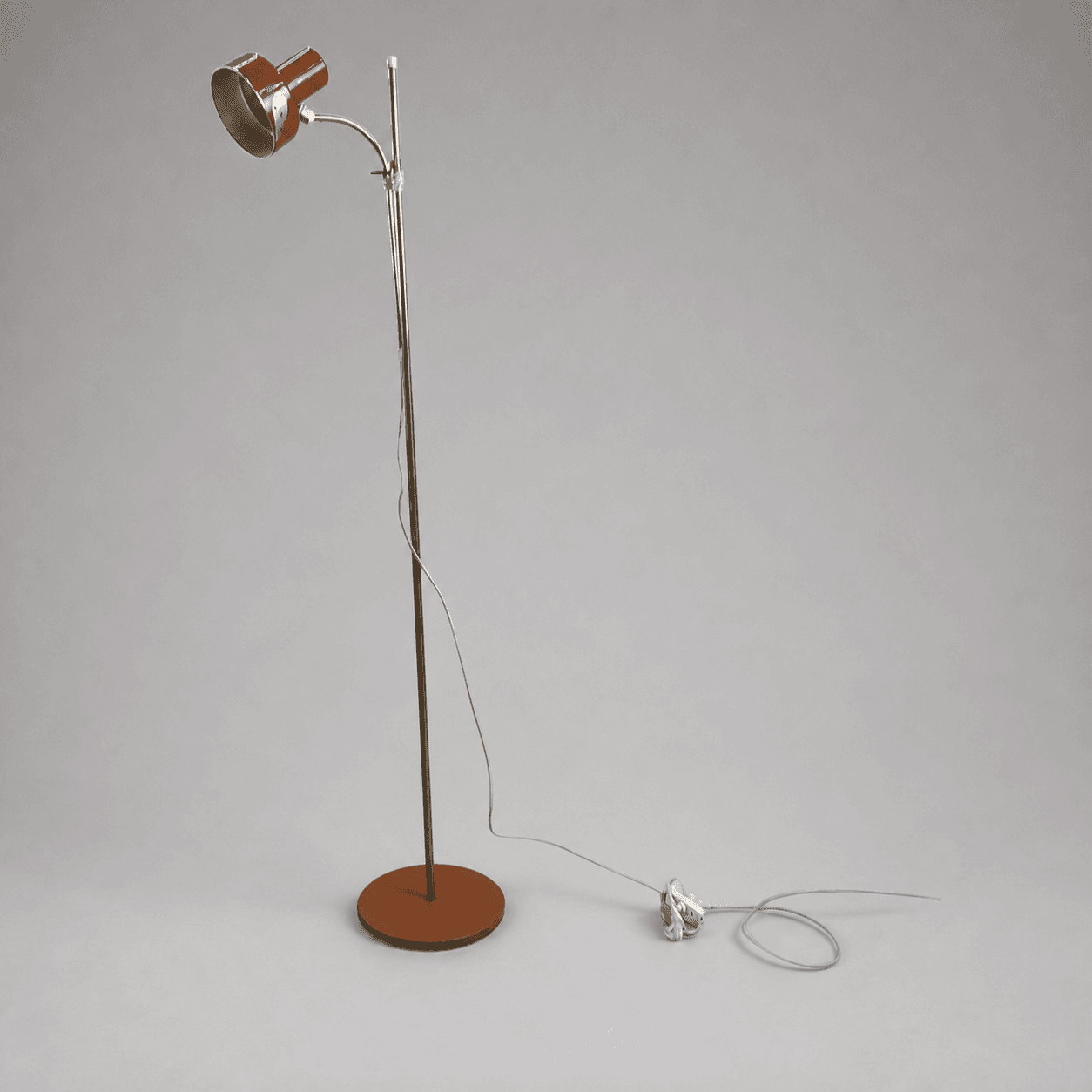 Braune verstellbare Strahlerlampe — Foto 1