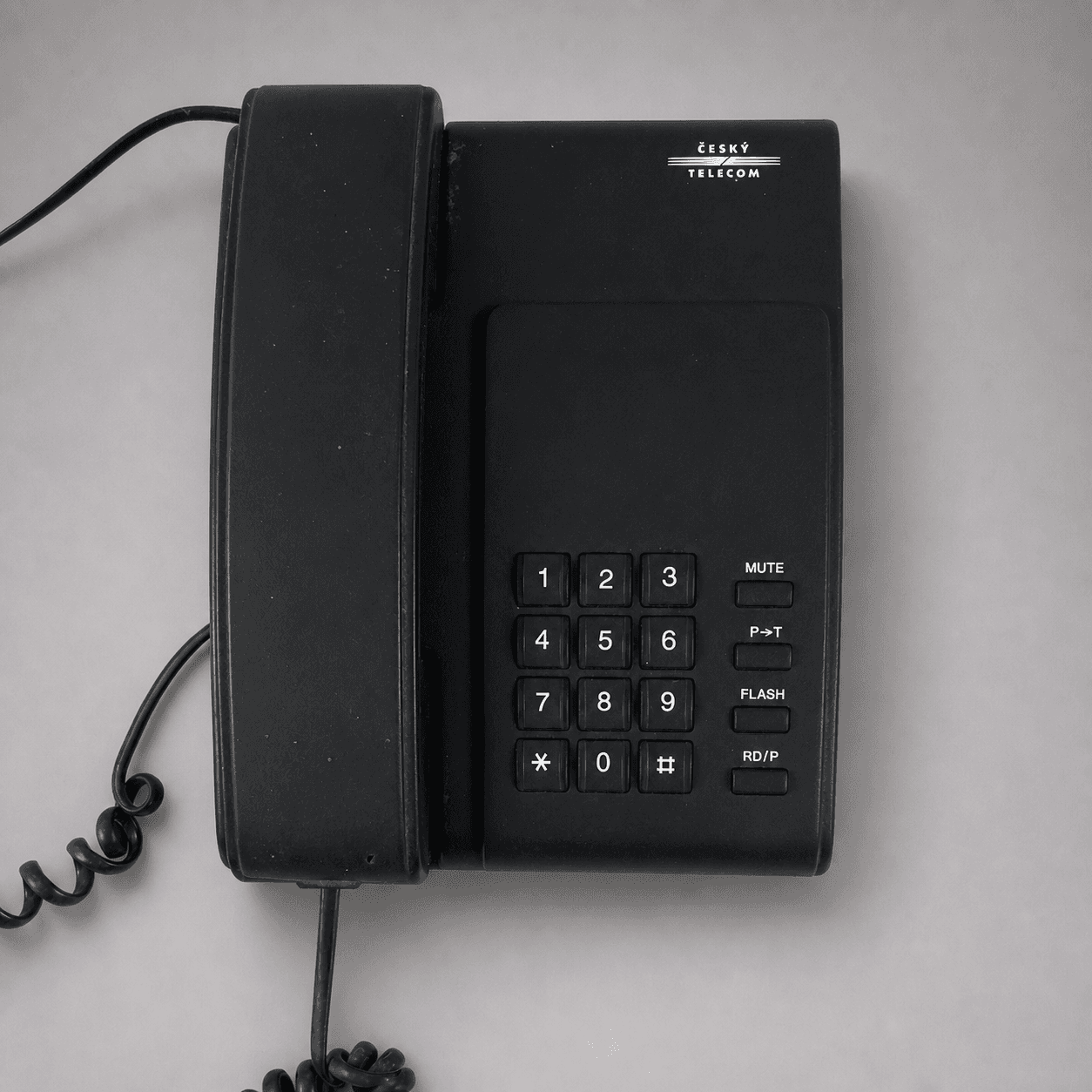 Černý telefon Český Telecom — Fotografie 1