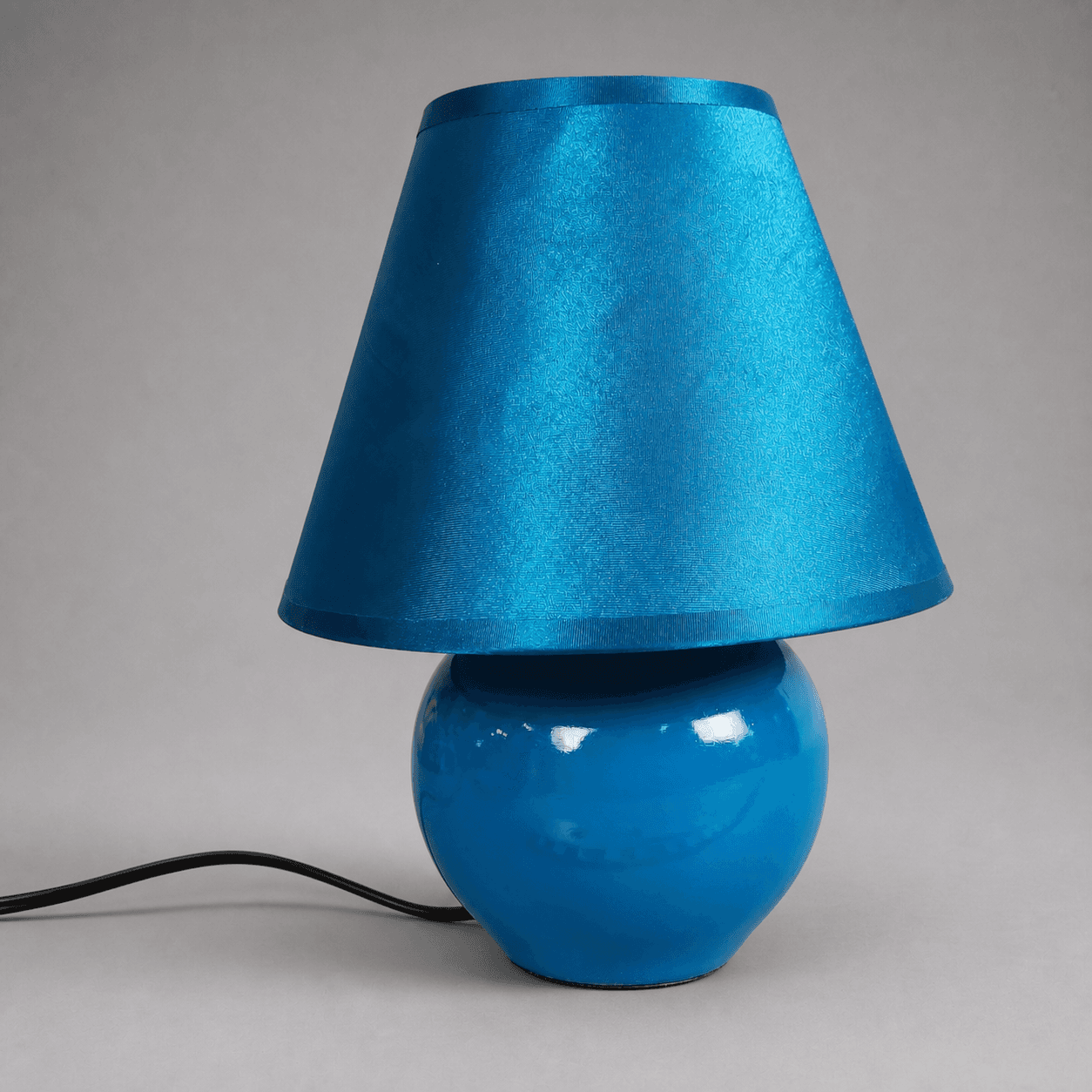 Blaue Lampe mit Kugelfuß — Foto 1