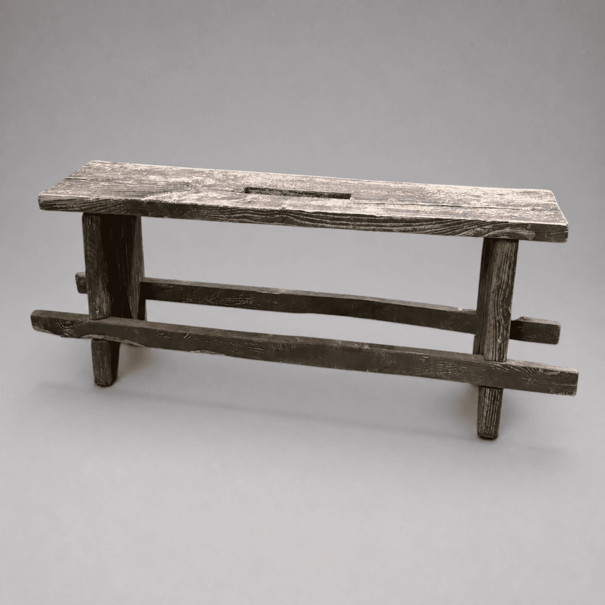 Long rustic wooden bench — Photo 1