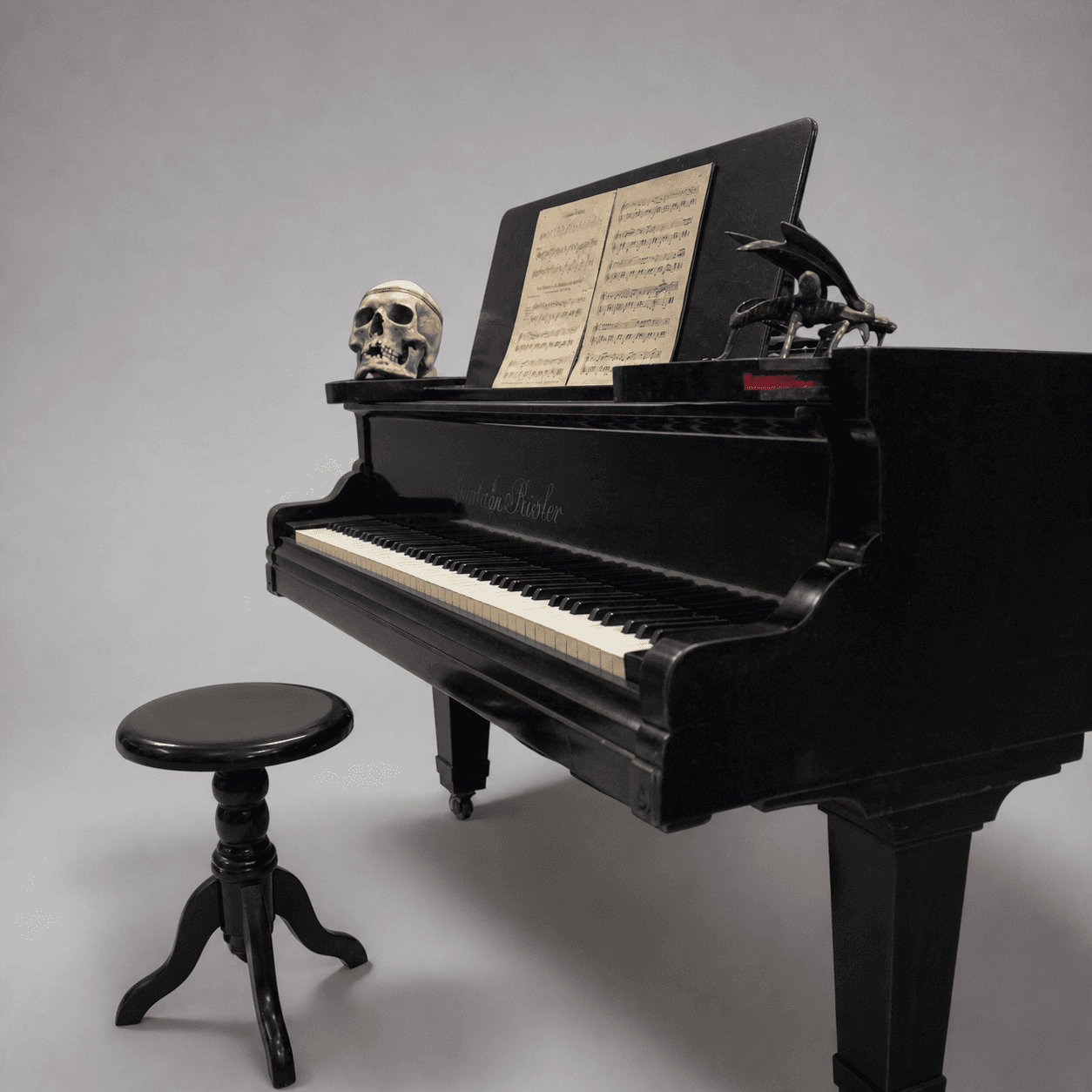 Pianino Gustav Rösler s notovým pultem — Fotografie 1