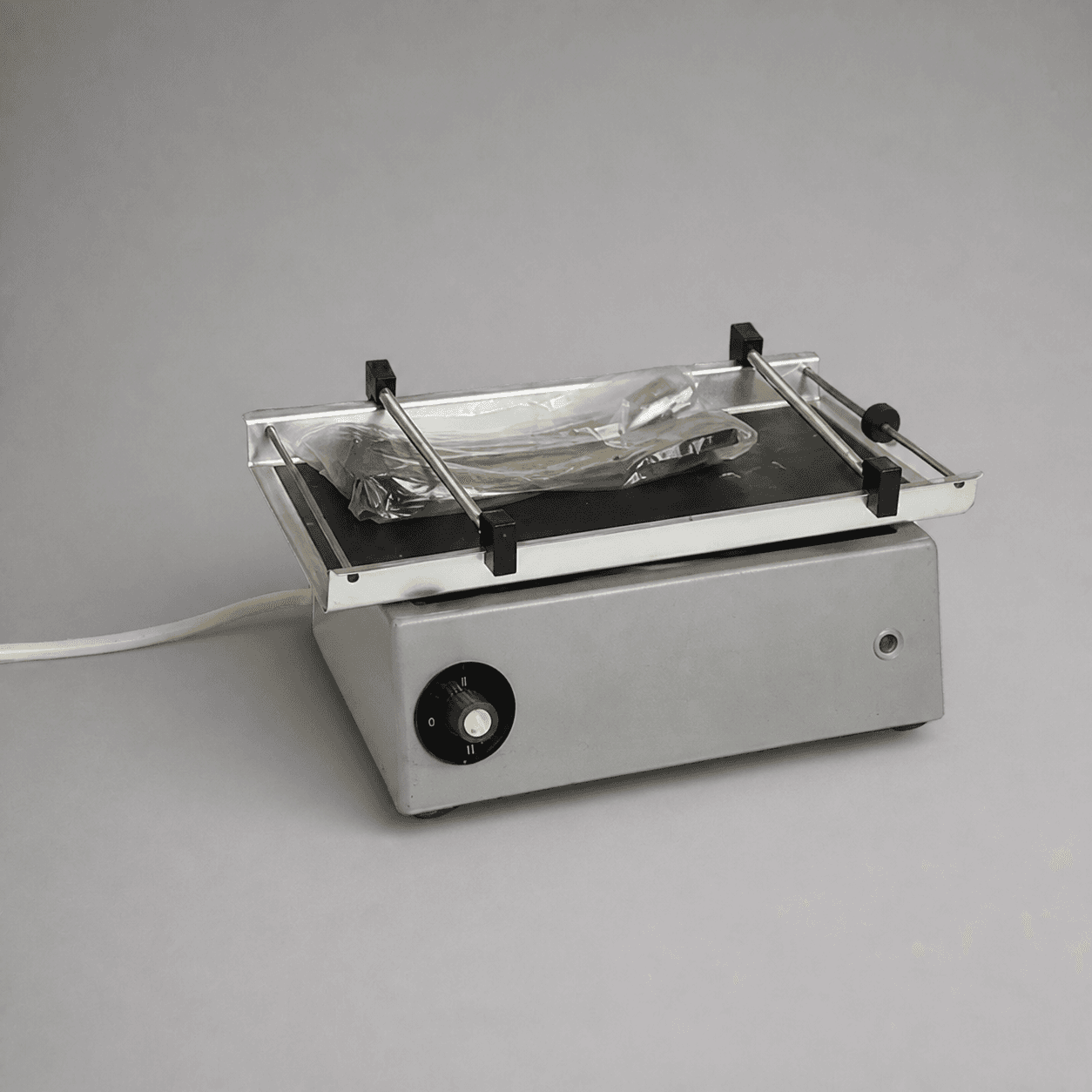 Laboratorní přístroj s horní deskou — Fotografie 1