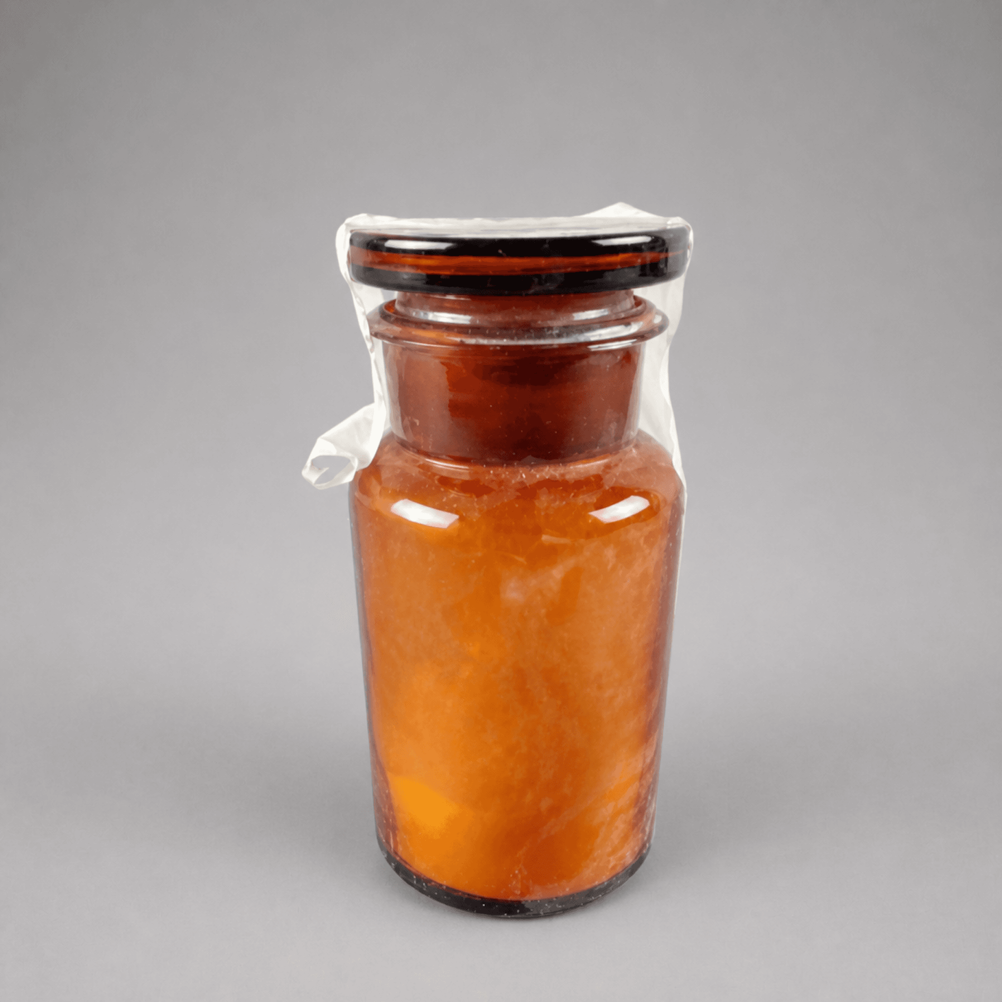 Laborflasche mit unlesbarem Etikett — Foto 1