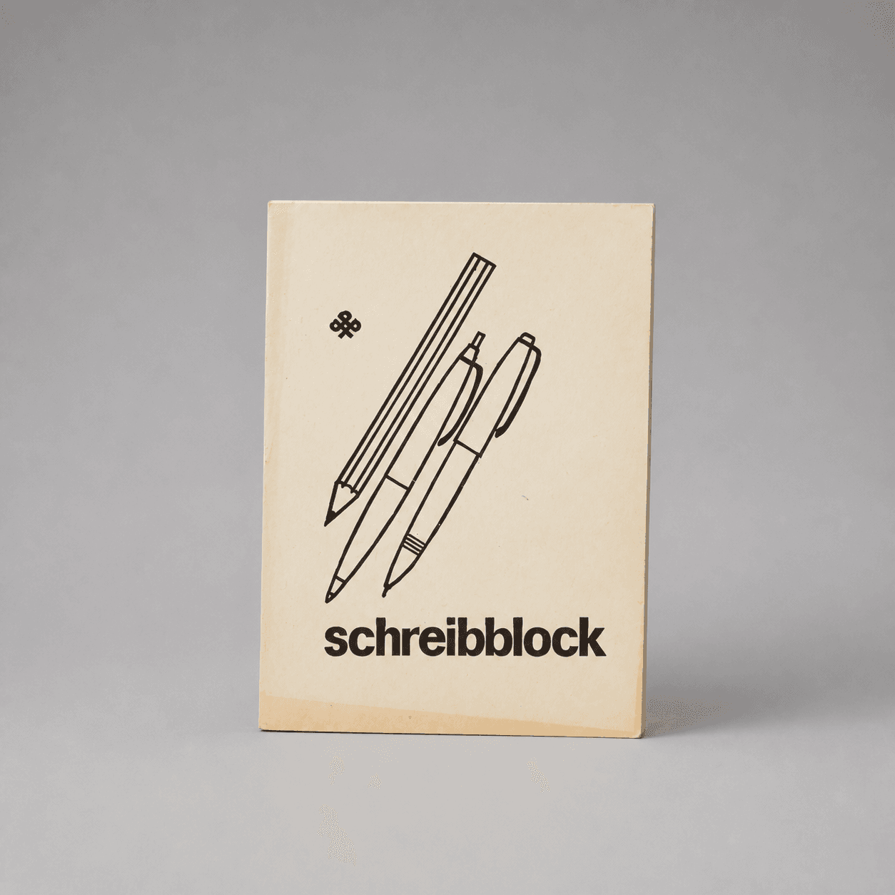Béžový Schreibblock s tužkami — Fotografie 1