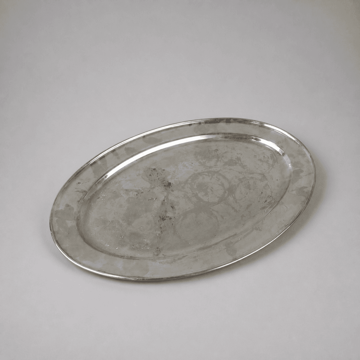 Großes ovales Metalltablett — Foto 1