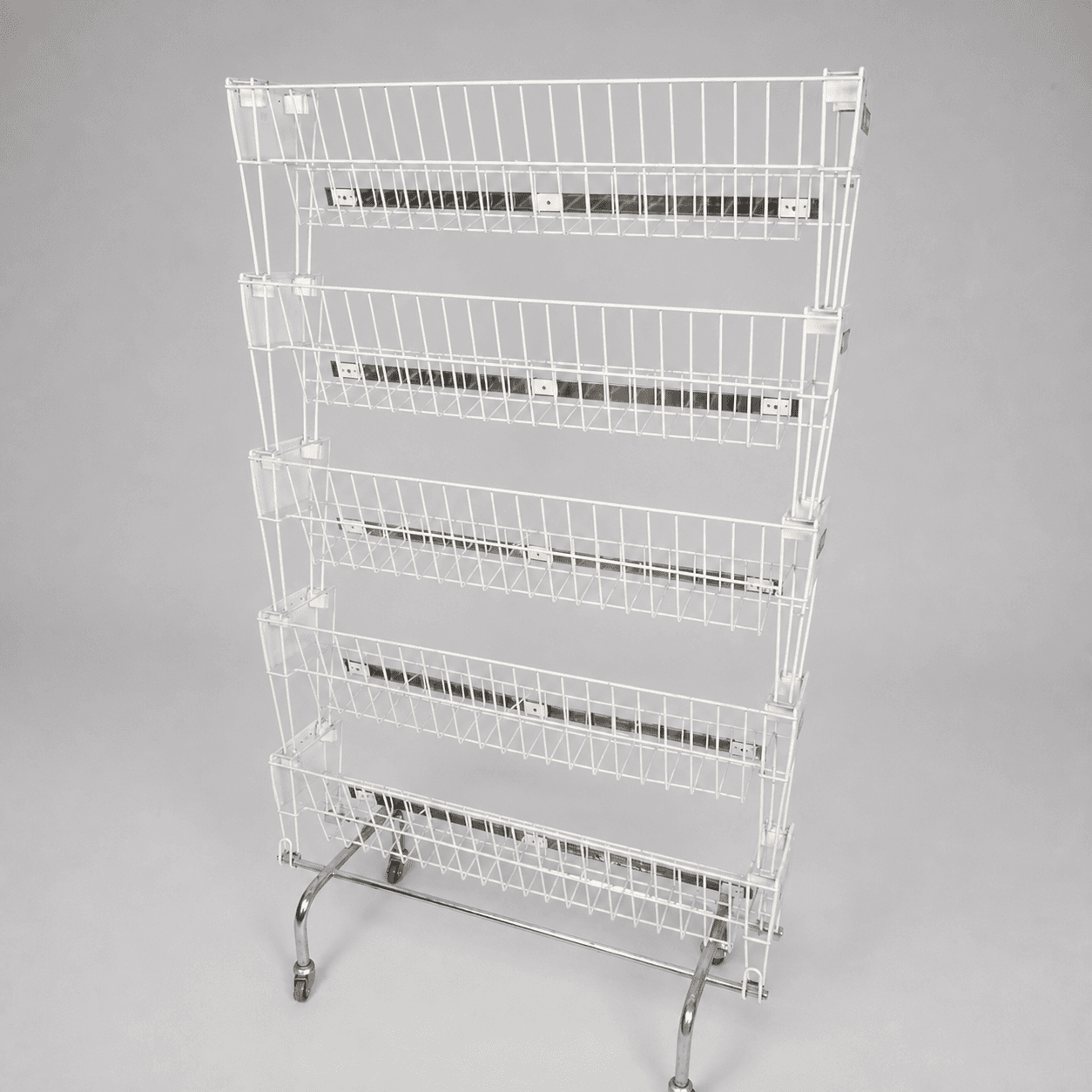 White wire display rack for printed matter — Photo 1